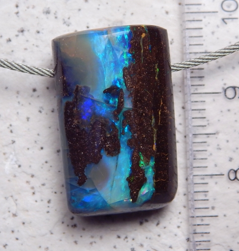 Boulder Opal am Band - Video