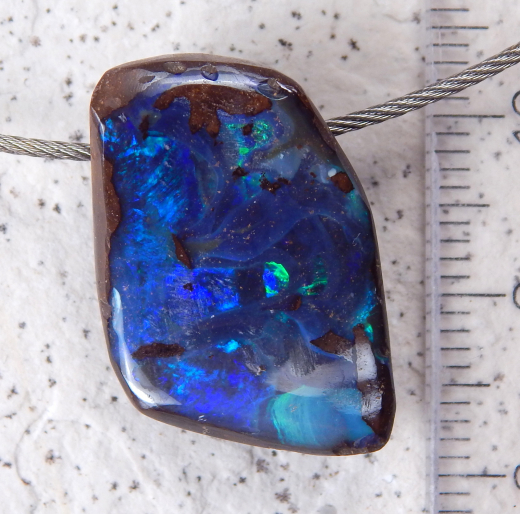 Boulder Opal am Band - Video