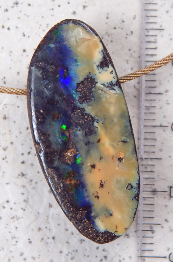 Boulder Opal am Band - Video