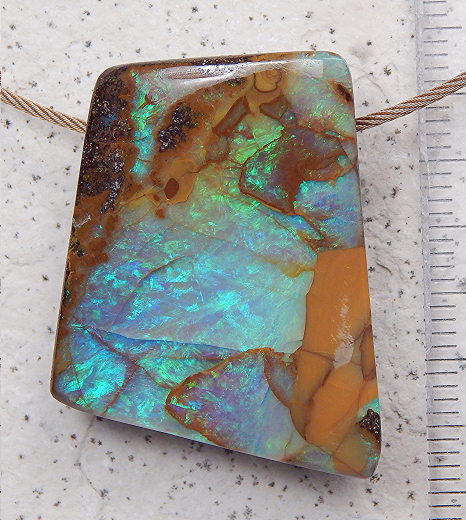 Boulder Opal am Band - Video