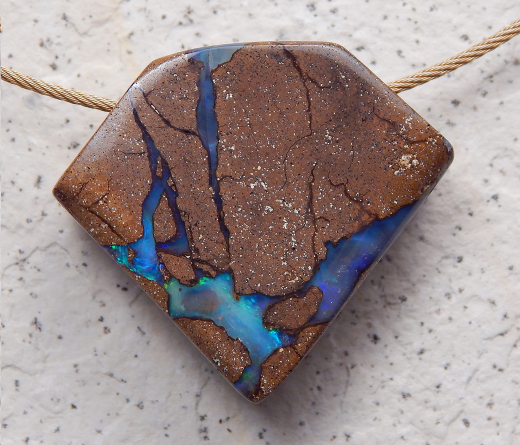 Boulder Opal am Band - Video