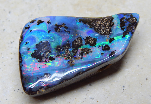 Boulder Opal am Band - Video