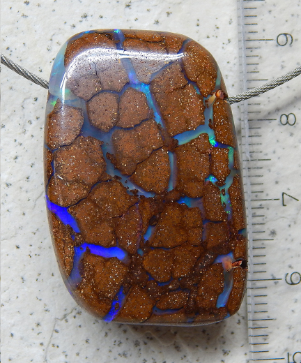 Boulder Opal am Band - Video