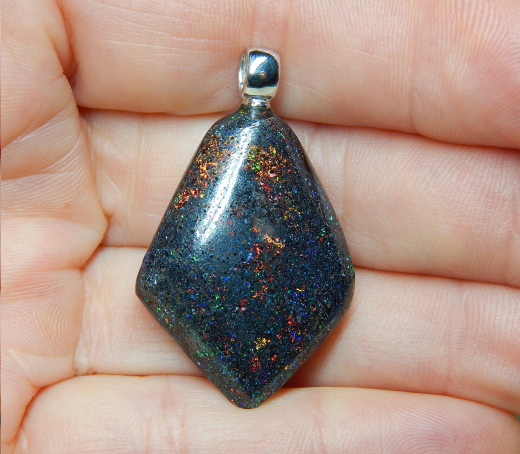 Andamooka Opal mit 925 SS Öse - Video