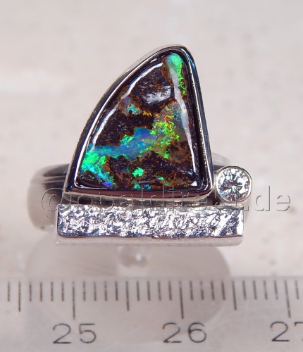 Opalring in 585 WG mit Brillant - Video