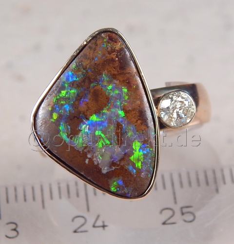 Opalring in 585 GG mit Brillant - Video