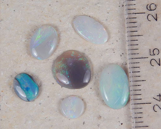 Parcel mit 6 Opalen aus Lightning Ridge