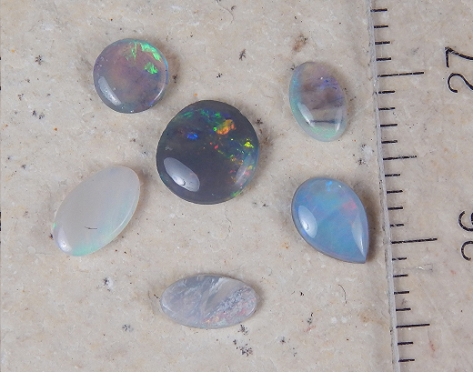 Parcel mit 6 Opalen aus Lightning Ridge