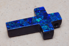 Opal Kreuz mit Bohrung - Video