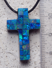 Opal Kreuz mit Bohrung - Video