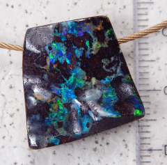 Boulder Opal am Band - Video