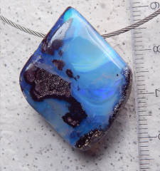 Boulder Opal am Band - Video