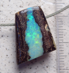 Boulder Opal am Band - Video