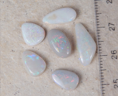 Parcel mit 6 Opalen aus Lightning Ridge