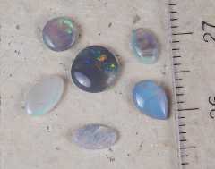 Parcel mit 6 Opalen aus Lightning Ridge